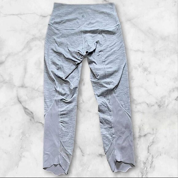 Lululemon Size 6 Wunder Under Scalloped Hem 23" - Picture 2 of 2